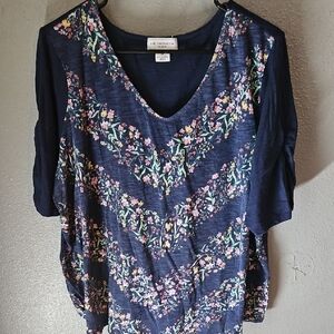 Women's Floral Navy Top